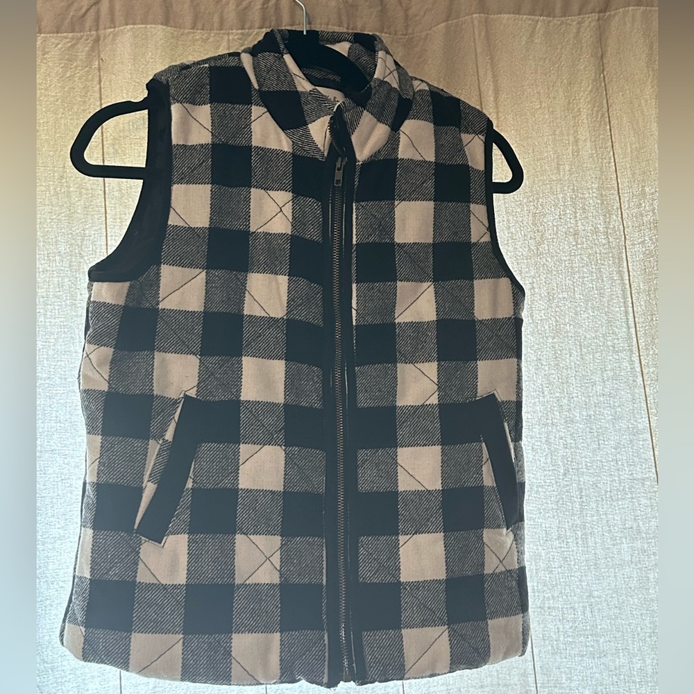 Vanilla Bay Black and White Vest